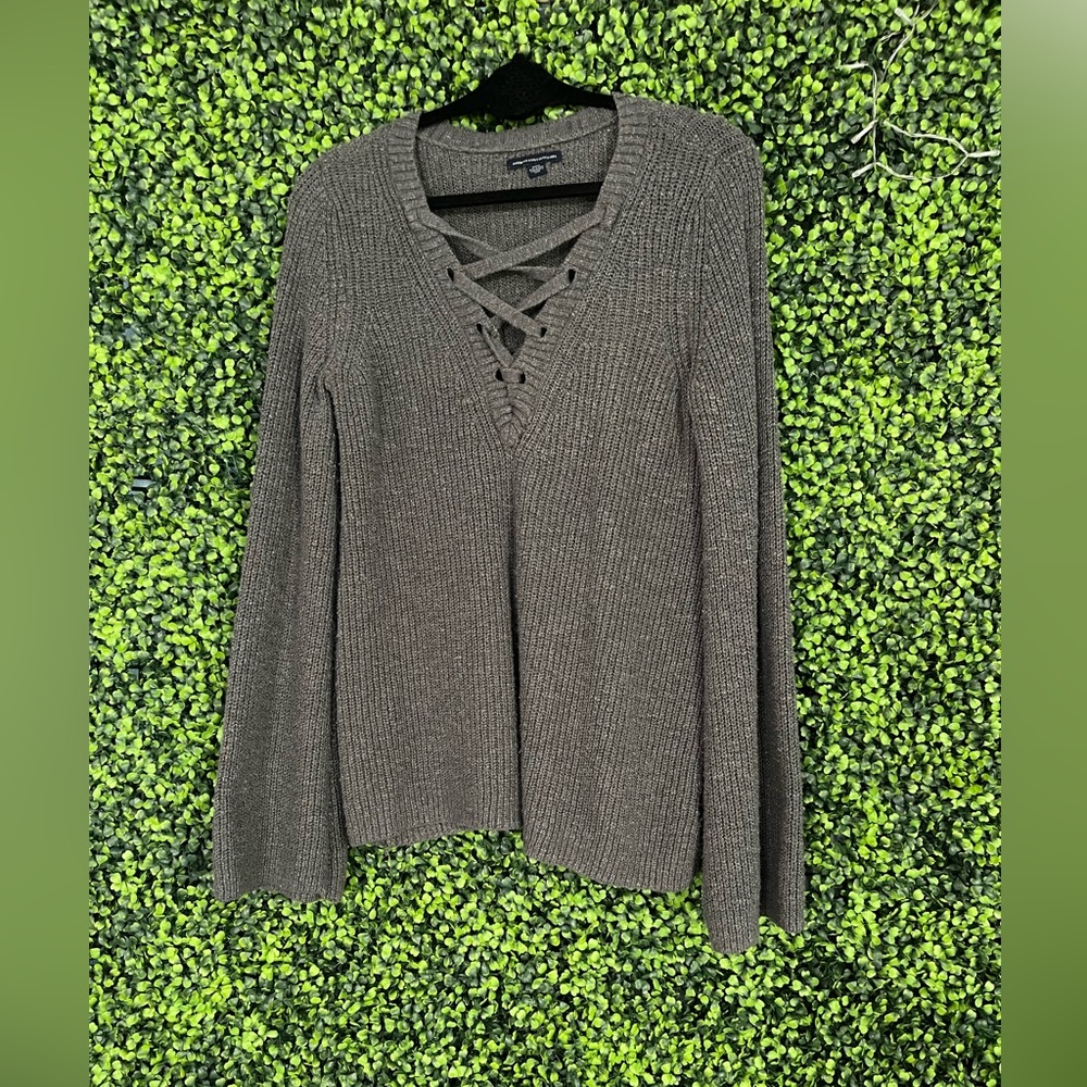 American Eagle sweater with flared sleeves